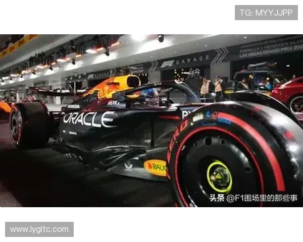 F1赛季终极对决梅赛德斯与红牛引发的技术革新与策略博弈 F1赛季终极对决梅赛德斯与红牛引发的技术革新与策略博弈