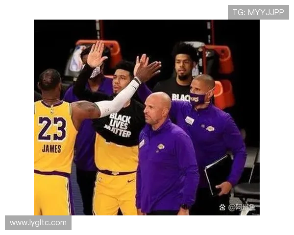 勒布朗携手浓眉复出 湖人力争逆袭勇士争夺季后赛席位 勒布朗携手浓眉复出 湖人力争逆袭勇士争夺季后赛席位