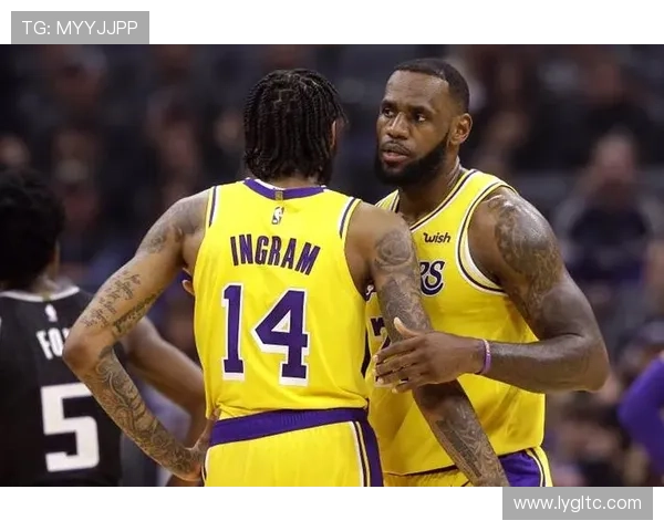 湖人队新赛季阵容曝光 詹姆斯与浓眉联手迎战强敌 力求再度夺冠