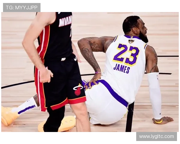 詹姆斯与浓眉双星闪耀湖人 新赛季目标冲击总冠军