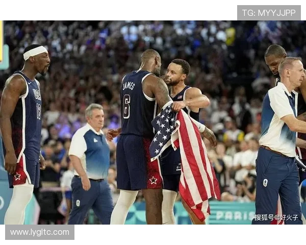 詹姆斯和库里赛季首度对决湖人勇士大战引发全联盟关注